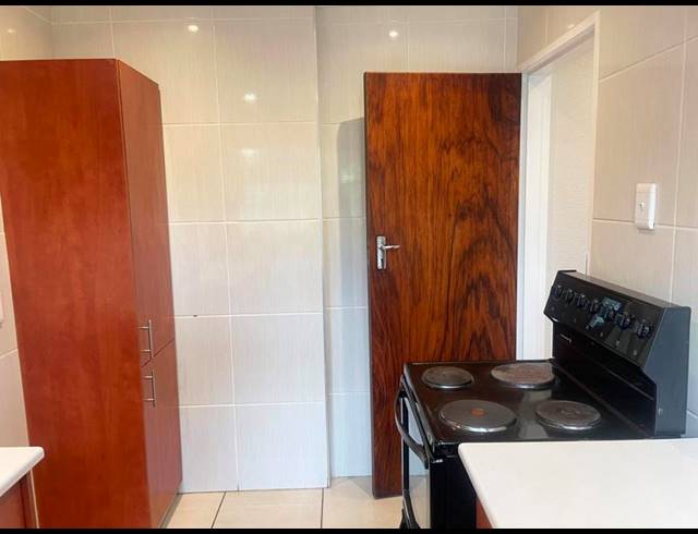 2 BEDROOM PROPERTY TO RENT IN KENILWORTH